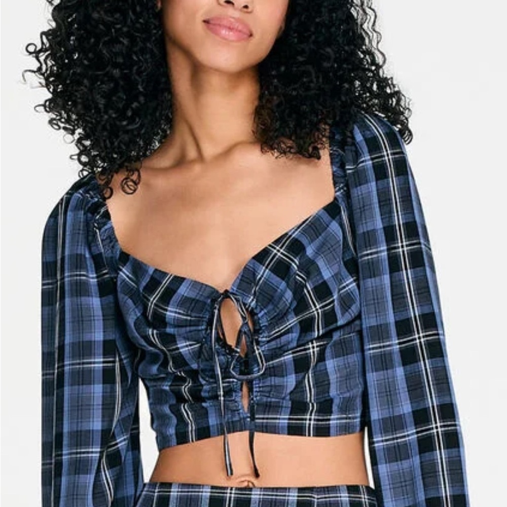 🗺️ Aeropostale Plaid Blue Women's Top New w/o tags XL Cropped Top Stretchy